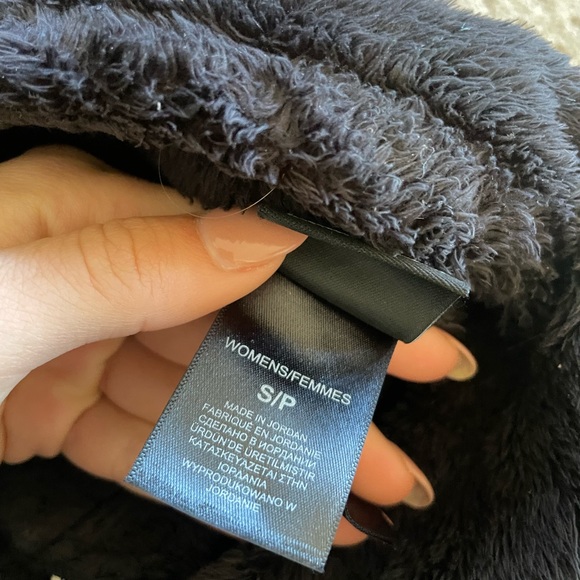 Women’s north face jacket soft - Picture 2 of 2